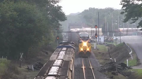 CSX TRAIN PASSES ANOTHER 2 Video stock 11175276