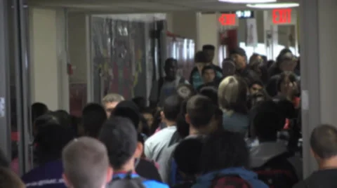 CU Anonymous students walking through a hallway Vídeos de archivo 34525694