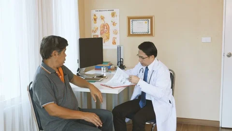 CU Doctor is diagnosing the patient Video stock 85563302