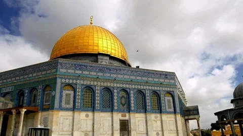 CU of the Dome of the Rock in the heart of old town Jerusalem, Jerusalem Stock Footage 270955440