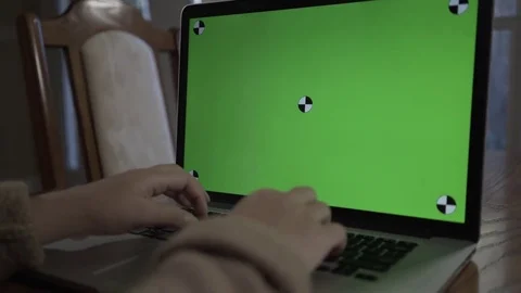 CU Green Screen Computer Screen with Woman Working 動画素材 85400139