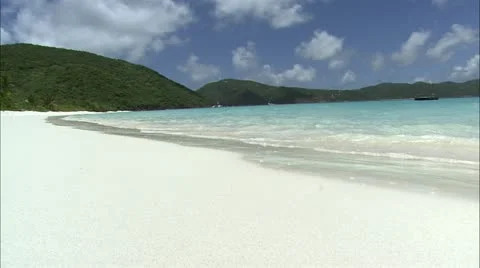 Cu ocean on shore Stock Footage 22663598