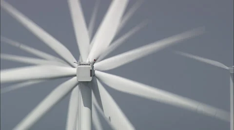 Cu Off Shore Wind Farm Through Clouds Vídeos de archivo 65260329