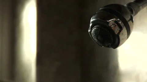 C.U SHOWER HEAD TURNING ON Video stock 912705