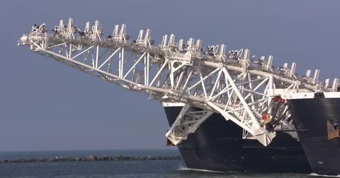 Cu stinger and bow Pioneering Spirit worlds largest platform installation vessel 動画素材 75672707