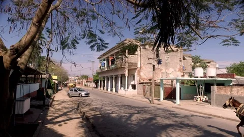 CUBA the custum livraison Vídeos de archivo 113236999