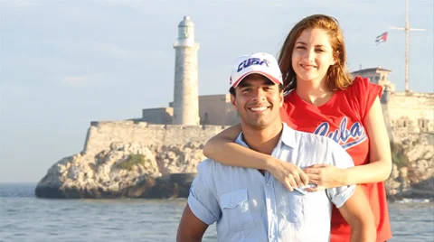 Cuban couple inviting to Cuba Stock Footage 37372211