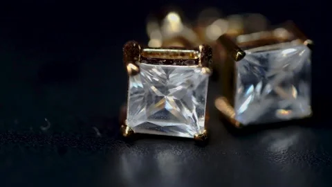 Cubic Zirconia Square CZ Stud Earrings Gold Tone Vídeos de archivo 223659343