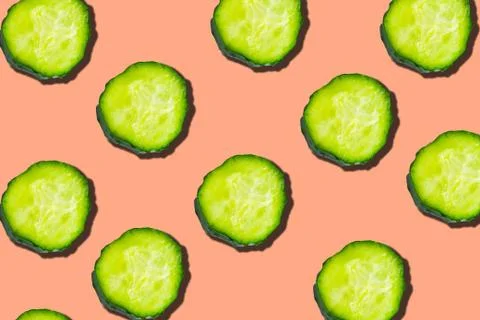 Cucumber pattern on pink background, minimal concept Foto stock