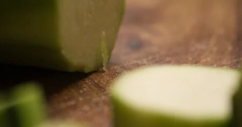 Cucumber slicing slowmotion Video stock 72536843