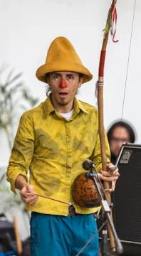Cuenca, Ecuador - June 21, 2014: Clown in yellow costume Foto stock