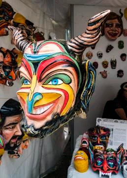 Cuenca, Ecuador - November 4, 2017 - Mask sculptor show his wares at the Cuenca Stock-Fotos