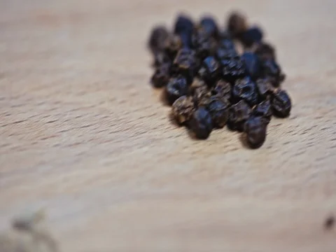 Cumin lying on a wooden Board 库存影片 73555289