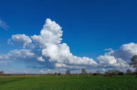 Cumulo Nimbus development in the east Video stock 315966900