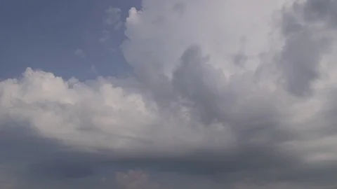 Cumulus cloud growing Stock Footage 76326993