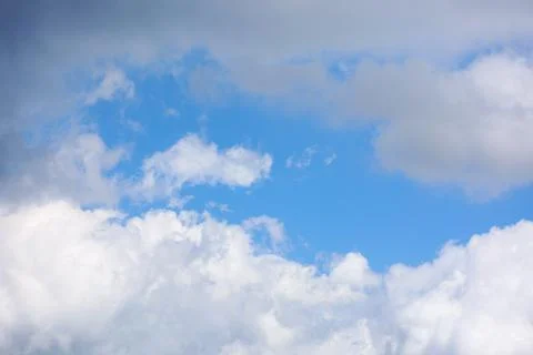 Cumulus clouds on the blue sky Foto stock