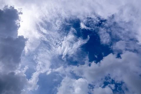 Cumulus clouds in the blue sky Stockfoto's