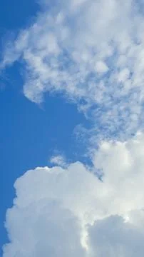 Cumulus Clouds in Blue Sky Fotos Stock