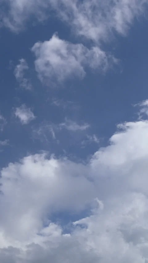 Cumulus Clouds Rising into Deep Blue Sky Time Lapse Vertical Video 스톡 동영상 345938176