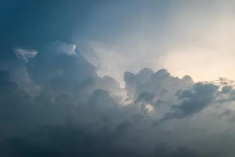 Cumulus clouds in the sky before sunset Stock-Fotos