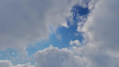 Cumulus Tower Summer 4K Vídeos de archivo 334616691