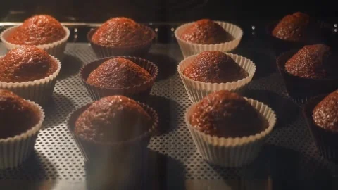 Cup cake baking microwave Video stock 274414975