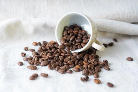 Cup with coffee beans Foto stock