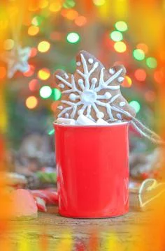 Cup of hot chocolate or cocoa with gingerbread. Christmas Holiday background. 스톡 사진
