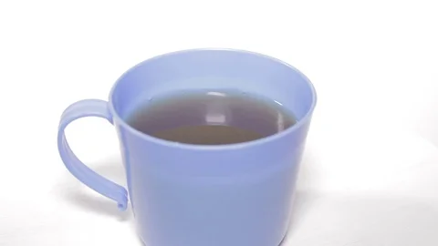 Cup of hot coffee or tea, isolated Vidéo 84186891