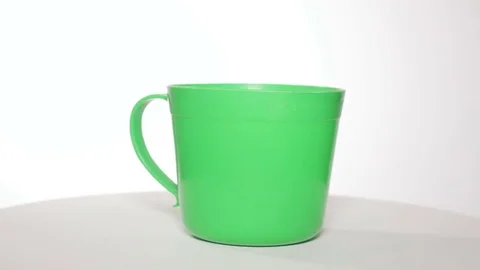 Cup of hot coffee or tea, isolated Vidéo 84186921