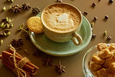 Cup of hot latte coffee on table Foto stock