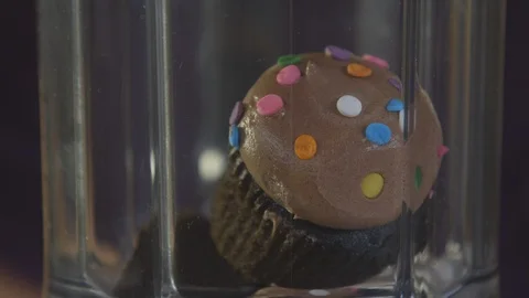 Cupcake Being Blended 스톡 동영상 105331370