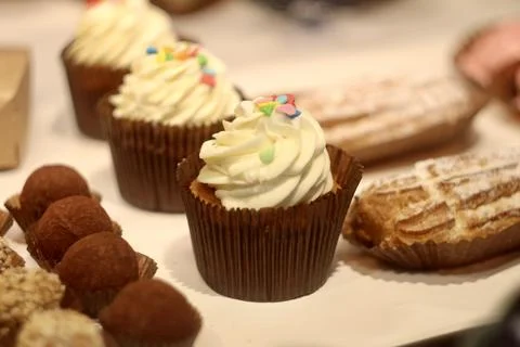 Cupcake on the counter Foto stock
