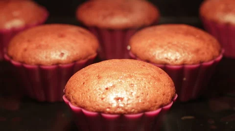 Cupcakes Baking in the Oven Vidéo 57822957