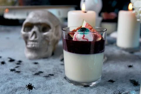 Curd dessert with raspberry jam. Garnished with fig slices and eye candy. Des Stock Photos