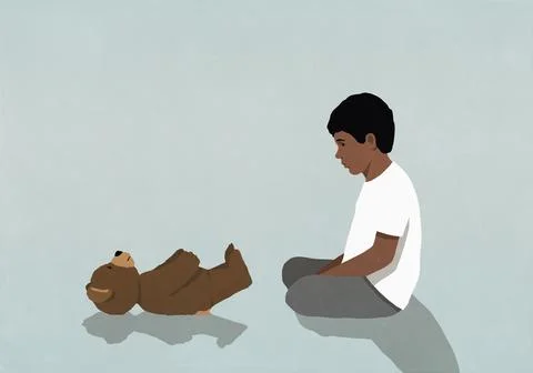 Curious boy sitting and watching teddy bear on back Illustrazione stock