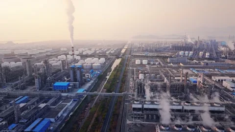 Curling fire and cumin smoke filling the sky. Smoking chimneys from the factory Stock-Footage 324873640