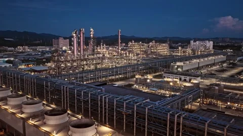 Curling fire and cumin smoke filling the sky. Smoking chimneys from the factory. Stock Footage 325349371