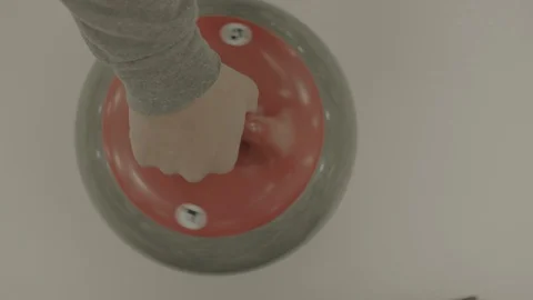 Curling Video stock 98689782