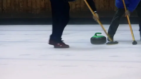Curling sweeping 動画素材 32104294