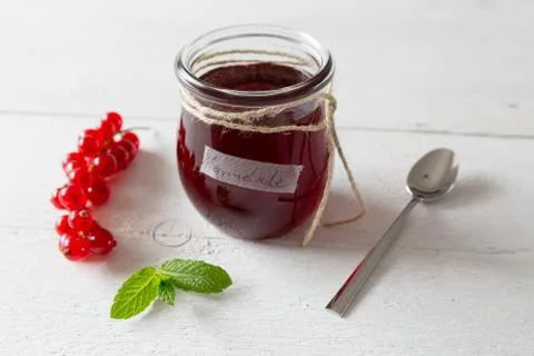 Currant jam in a jar 스톡 사진