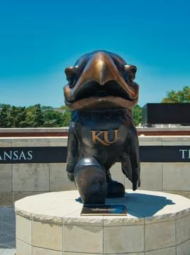 Current Bronze KU Jayhawk Statue at Ascher Plaza Stock Photos
