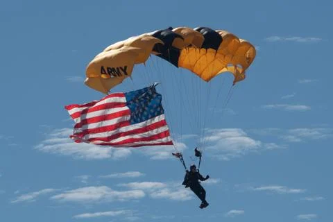 Current Military-1940-present day, The U.S. Army Parachute Team conducts a Stock Photos