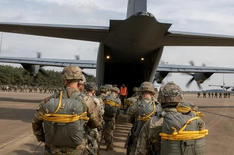 Current Military-1940-present day, A group of U.S. Army Paratroopers, assigned 스톡 사진