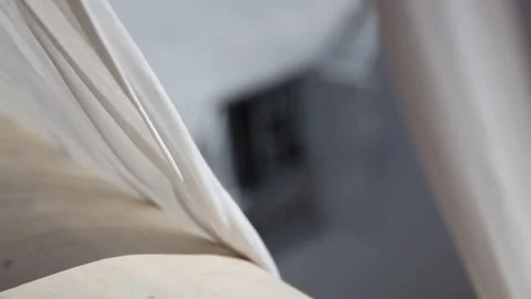 Curtains blowing in wind, Marrakech, pull focus to Riad window Vidéo 259390541