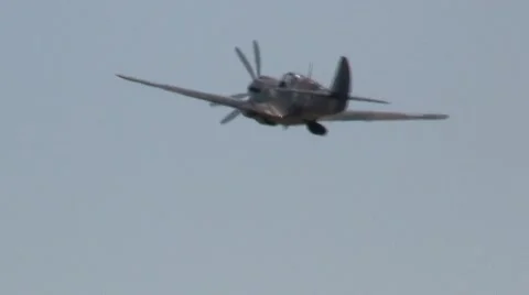 Curtis P-40 Warhawk Takeoff Airshow 動画素材 45937533