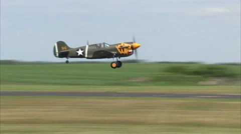 Curtiss P-40 Warhawk Take Off 動画素材 56133379