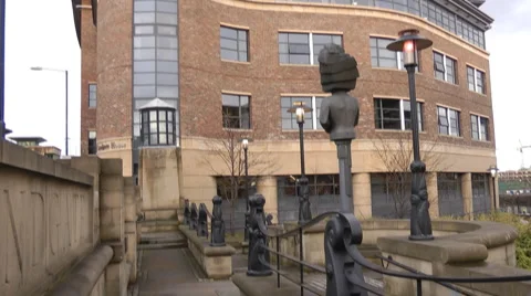 Curved Office Block in shape of Wave 動画素材 1103181