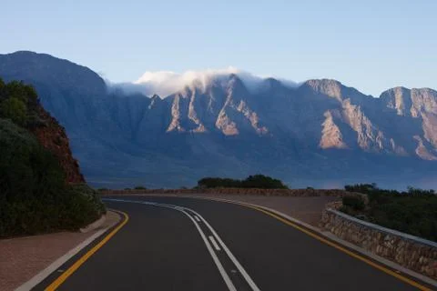 Curving highway Stock-Fotos