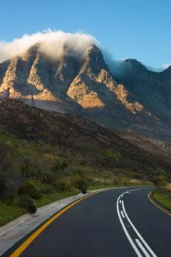 Curving highway Stock-Fotos